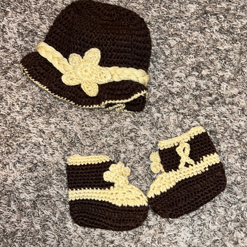 handmade hat & booties